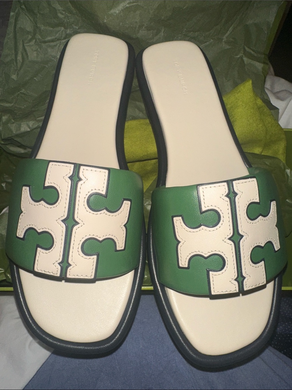 NIB Tory Burch Green & Cream Logo Slide Sandals